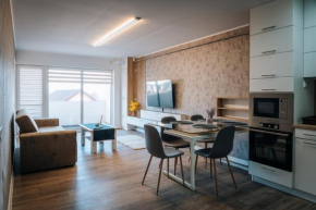 Apartament spațios cu magazin si bus
